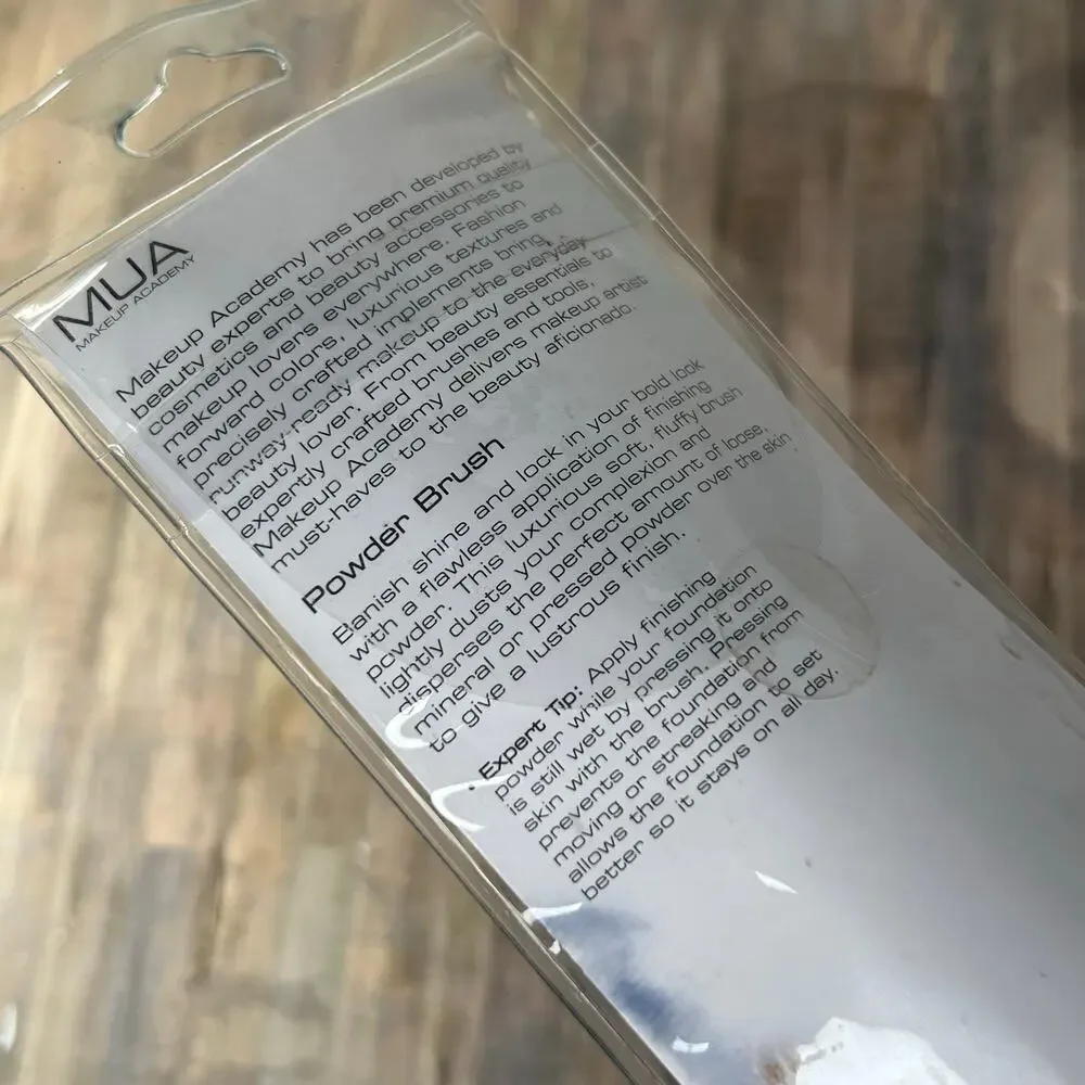 New MAU Makeup Academy Powder Brush